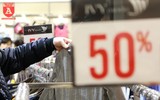 Giới trẻ Hà Nội đổ xô đi mua sắm ngày Black Friday